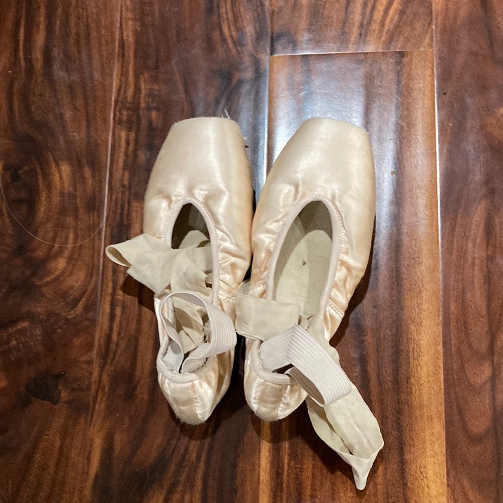 Used pair of pointe shoes